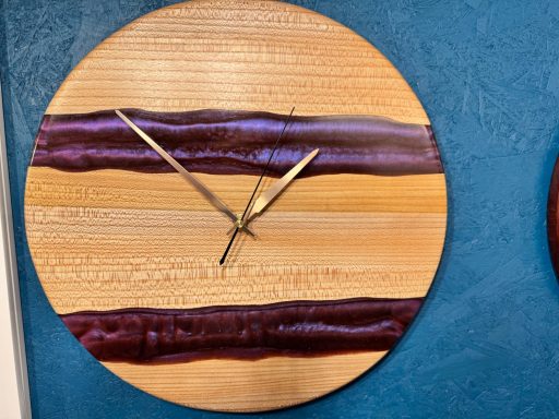 85€ Bergulme Wanduhr